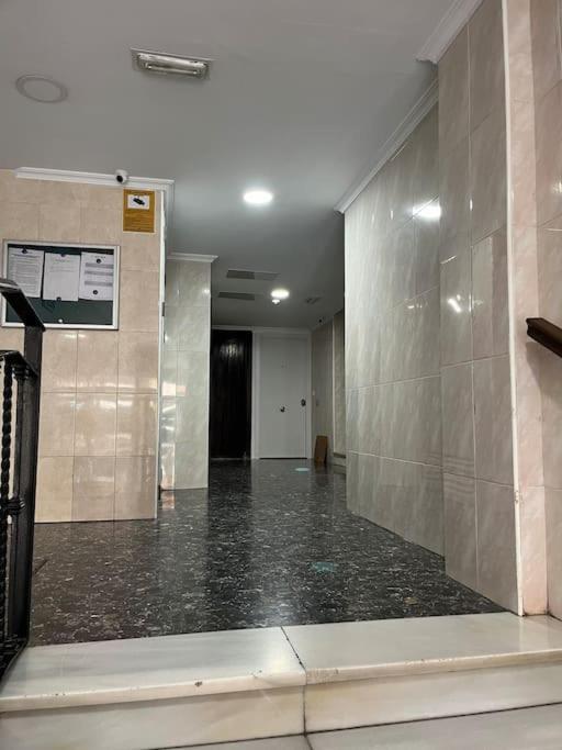 New Spacious And Cozy - Apartament *